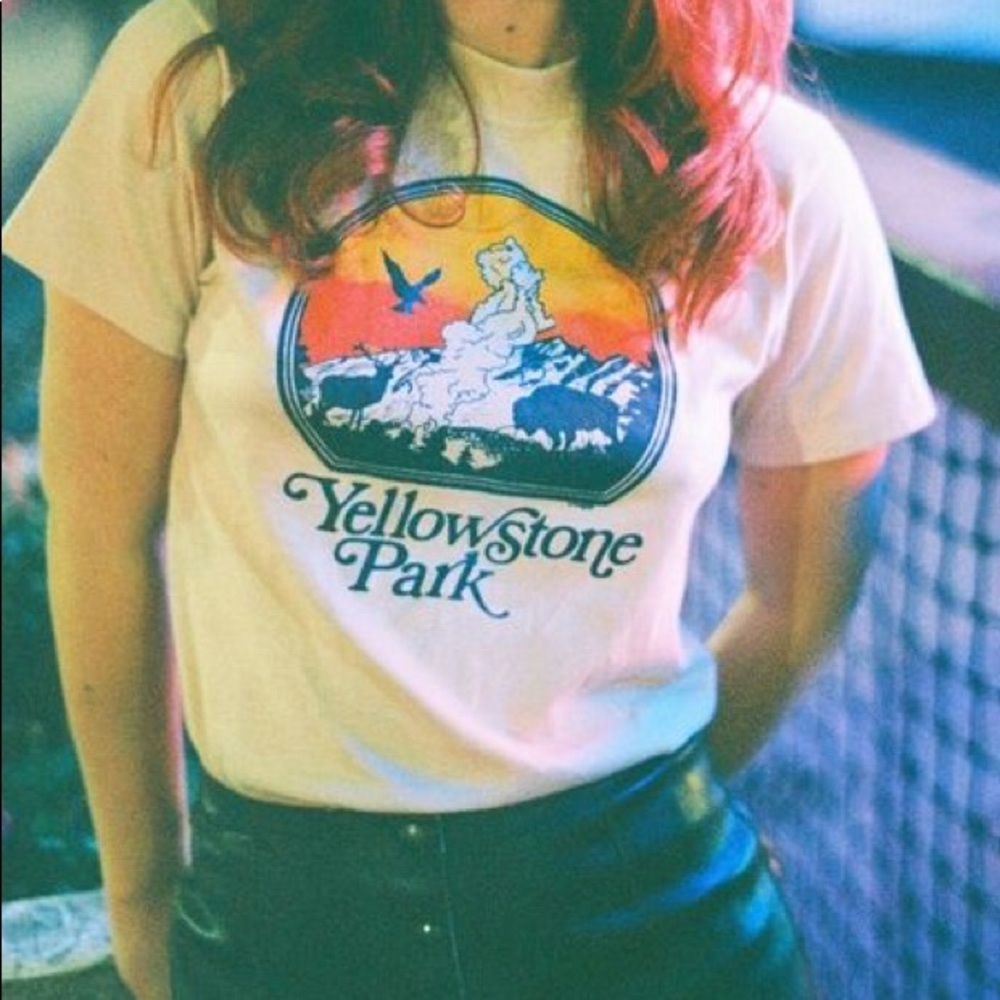2 Surprise Vintage Graphic Tees - Picture 2 of 8